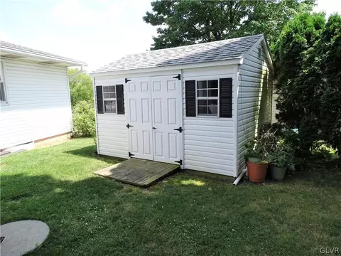 2808 Hillcrest Dr E, Coplay, PA 18037 photo 32