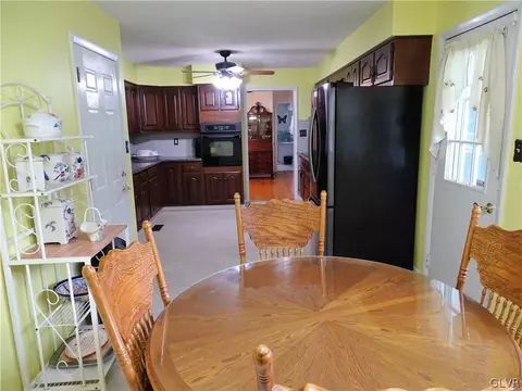2808 Hillcrest Dr E, Coplay, PA 18037 photo 12