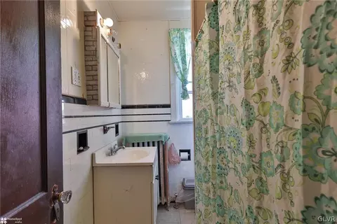 815 E 5th St, Bethlehem, PA 18015 photo 30