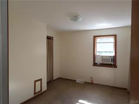 446 Maple St, Bethlehem, PA 18018 photo 9