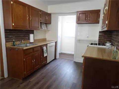 446 Maple St, Bethlehem, PA 18018 photo 4