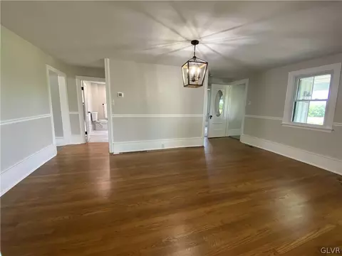 654 Mountain View Dr, Gilbert, PA 18331 photo 19