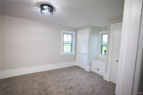654 Mountain View Dr, Gilbert, PA 18331 photo 33