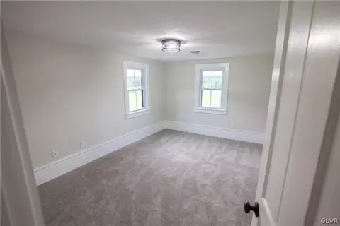 654 Mountain View Dr, Gilbert, PA 18331 photo 27