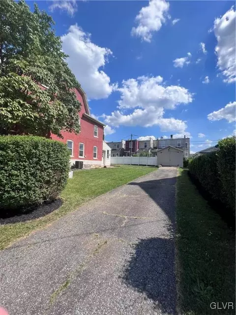 422 E Laurel St, Bethlehem, PA 18018 photo 3