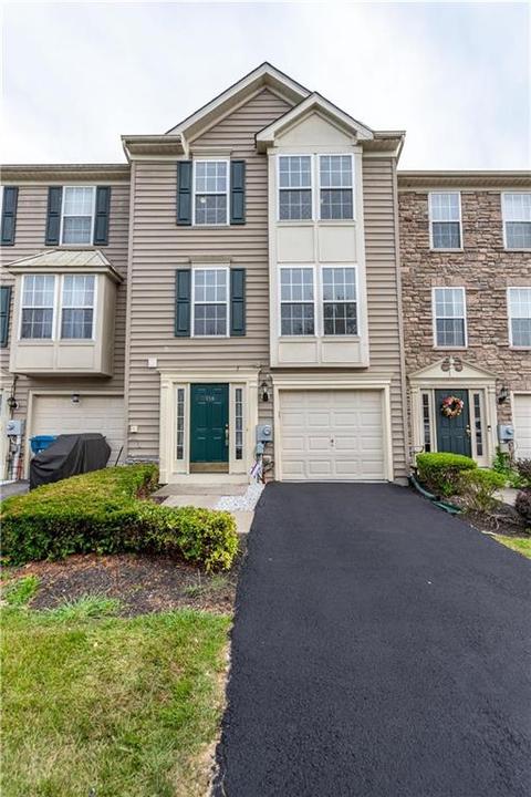 218 Vista Dr, Easton, PA 18042 | 26 Photos | MLS #690625 - Movoto