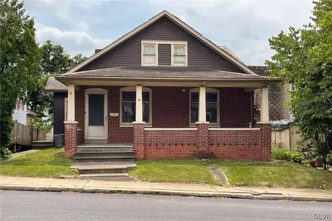 106 E Northampton St, Bath, PA 18014