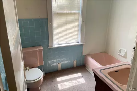 106 E Northampton St, Bath, PA 18014 photo 10