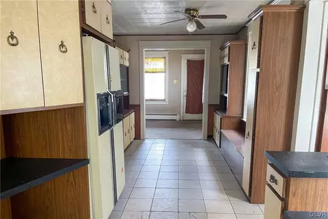 106 E Northampton St, Bath, PA 18014 photo 6