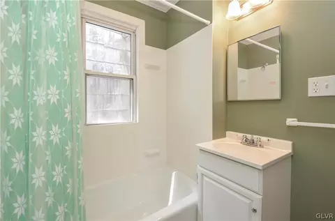 308 E Broad St, Hazleton, PA 18201 photo 9