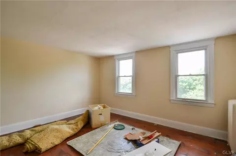 308 E Broad St, Hazleton, PA 18201 photo 7