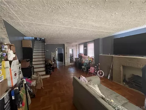 943 E 6th St, Bethlehem, PA 18015 photo 2