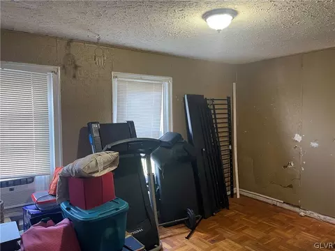 943 E 6th St, Bethlehem, PA 18015 photo 9