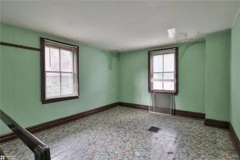 728 Evans St, Bethlehem, PA 18015 photo 43