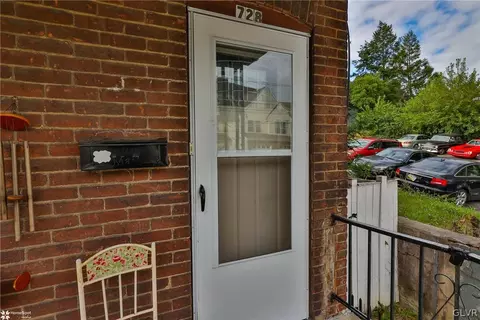 728 Evans St, Bethlehem, PA 18015 photo 3