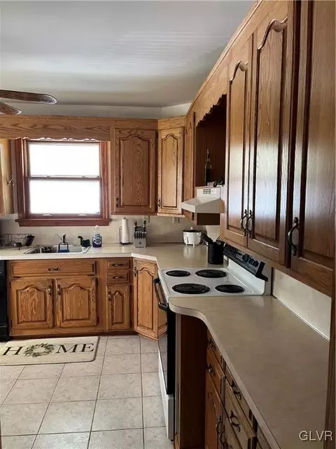 662 E Macada Rd, Bethlehem, PA 18017 photo 9
