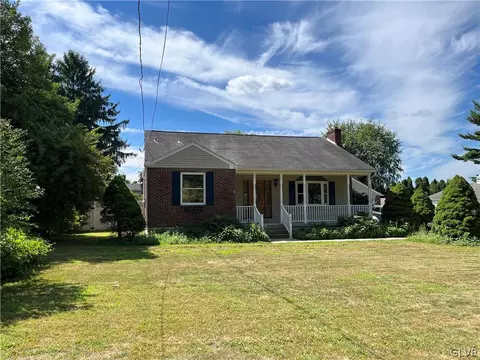 662 E Macada Rd, Bethlehem, PA 18017 photo 3