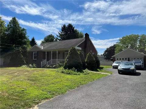 662 E Macada Rd, Bethlehem, PA 18017 photo 4