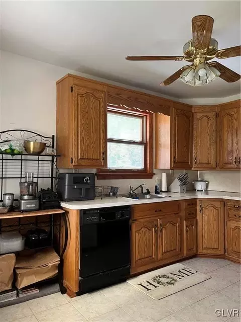 662 E Macada Rd, Bethlehem, PA 18017 photo 11