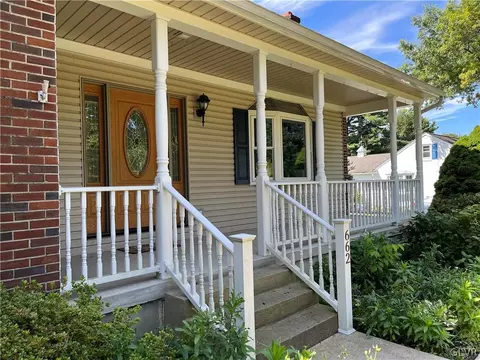 662 E Macada Rd, Bethlehem, PA 18017 photo 1