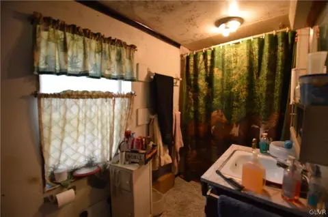 552 Bauer Rd, Bath, PA 18014 photo 48