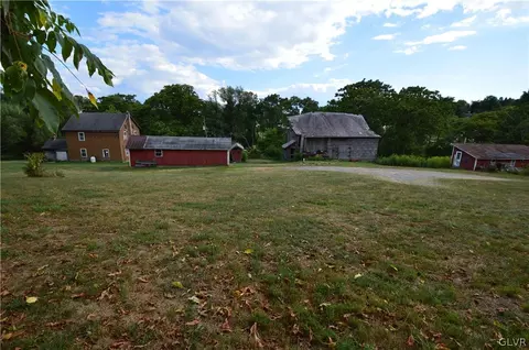 552 Bauer Rd, Bath, PA 18014 photo 10