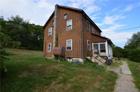 552 Bauer Rd, Bath, PA 18014 photo 4