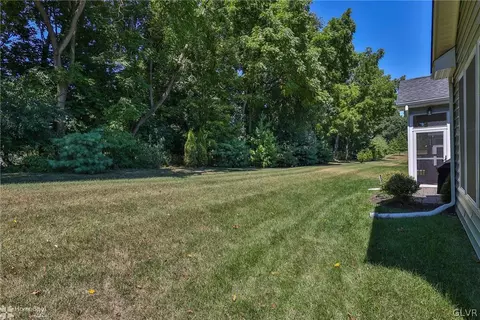 1065 Resolution Dr, Bethlehem, PA 18017 photo 41