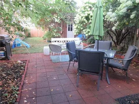 425 E Laurel St, Bethlehem, PA 18018 photo 4