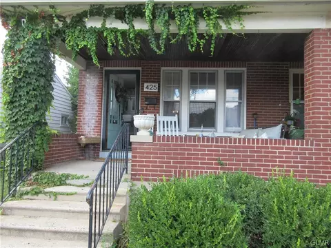 425 E Laurel St, Bethlehem, PA 18018 photo 2