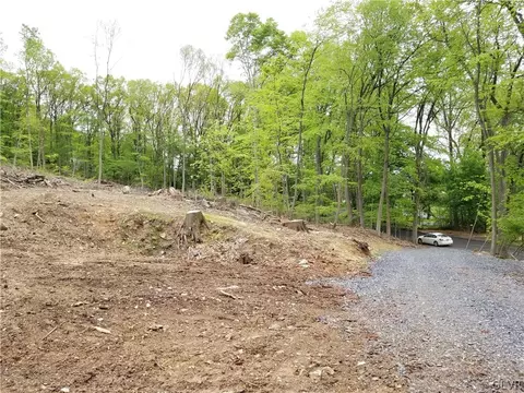 216 E Mountain Rd, Salisbury Twp, PA 18103
