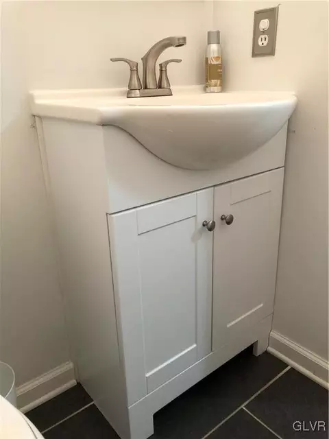 5616 Grace Ave, Bethlehem, PA 18017 photo 14