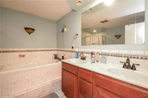 8621 Grouse Dr, Bath, PA 18014 photo 18