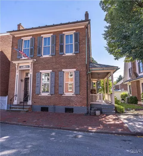 30 E Wall St, Bethlehem, PA 18018 photo 1