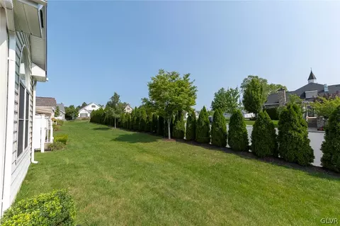 6966 Constitution Dr, Bethlehem, PA 18017 photo 15