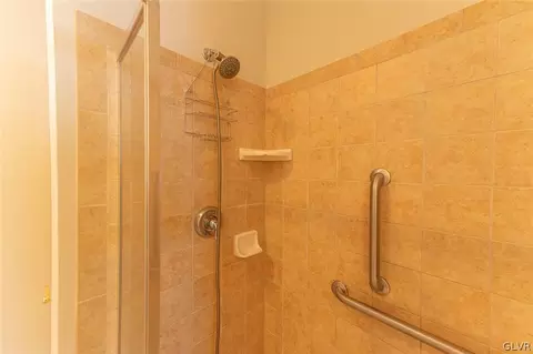 6966 Constitution Dr, Bethlehem, PA 18017 photo 12