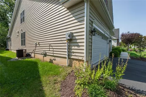 5351 General Dr, Bethlehem, PA 18017 photo 9
