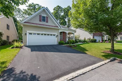 5351 General Dr, Bethlehem, PA 18017 photo 3