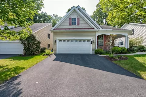 5351 General Dr, Bethlehem, PA 18017 photo 4