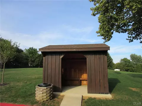 3 Parkview Ct, Bath, PA 18014 photo 34