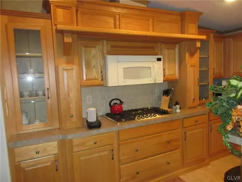 3 Parkview Ct, Bath, PA 18014 photo 8