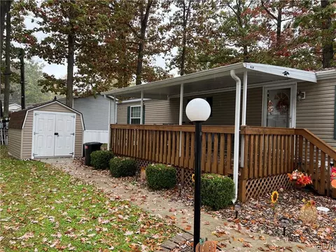 377 Red Oak Ln, Bath, PA 18014 photo 5
