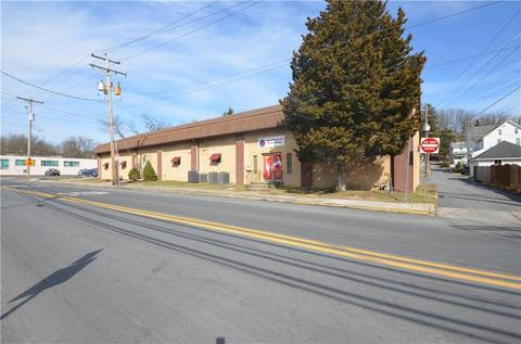 151 N Chestnut St, Bath, PA 18014 photo 1