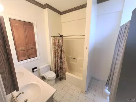 143 E Main St, Bath, PA 18014 photo 21