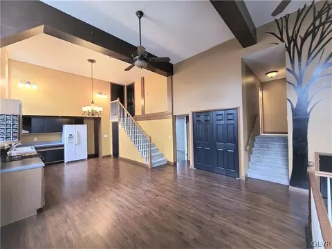 143 E Main St, Bath, PA 18014 photo 9