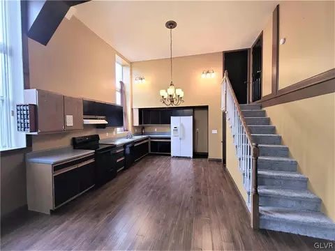 143 E Main St, Bath, PA 18014 photo 7