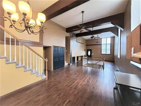 143 E Main St, Bath, PA 18014 photo 4