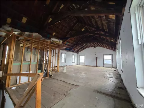 143 E Main St, Bath, PA 18014 photo 25