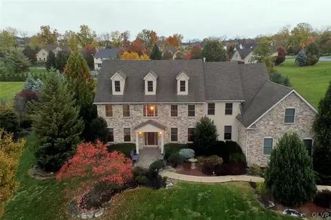 4371 Eisenhower Dr, Bethlehem, PA 18020