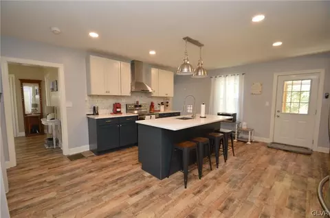 126 Worman Rd, Bath, PA 18014 photo 5
